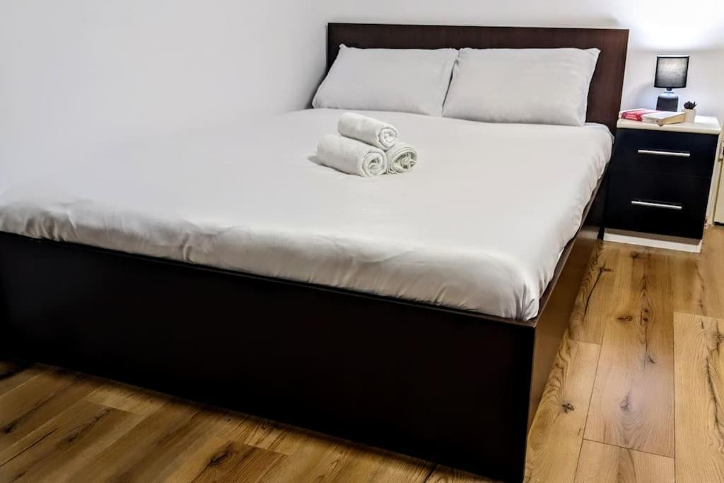 Cosy One Bedroom Flat With Free Parking & Wifi Cluj-Napoca Exterior foto
